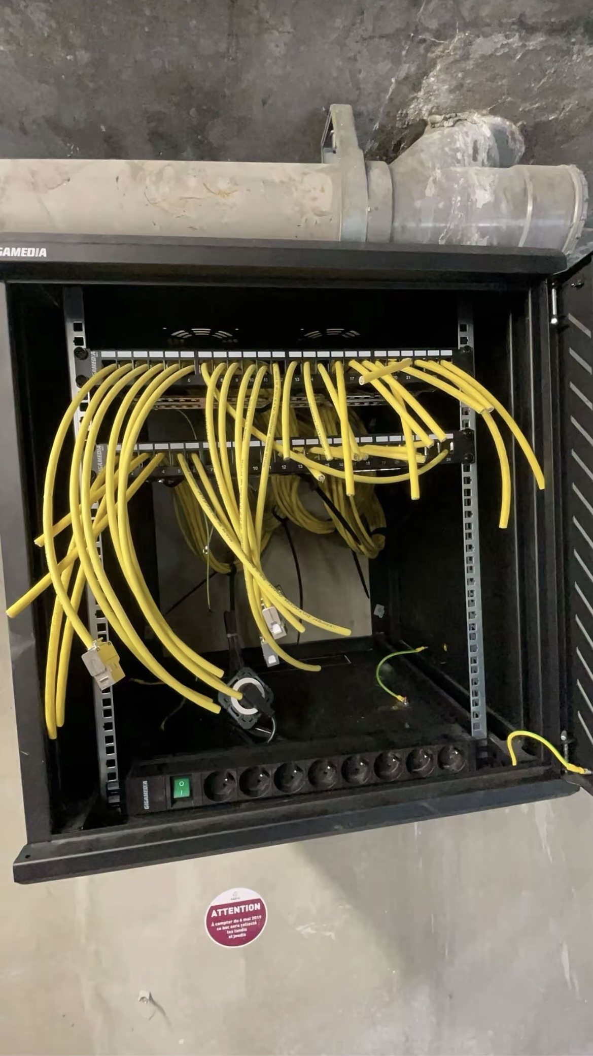 Baie de brassage avec câblage RJ45